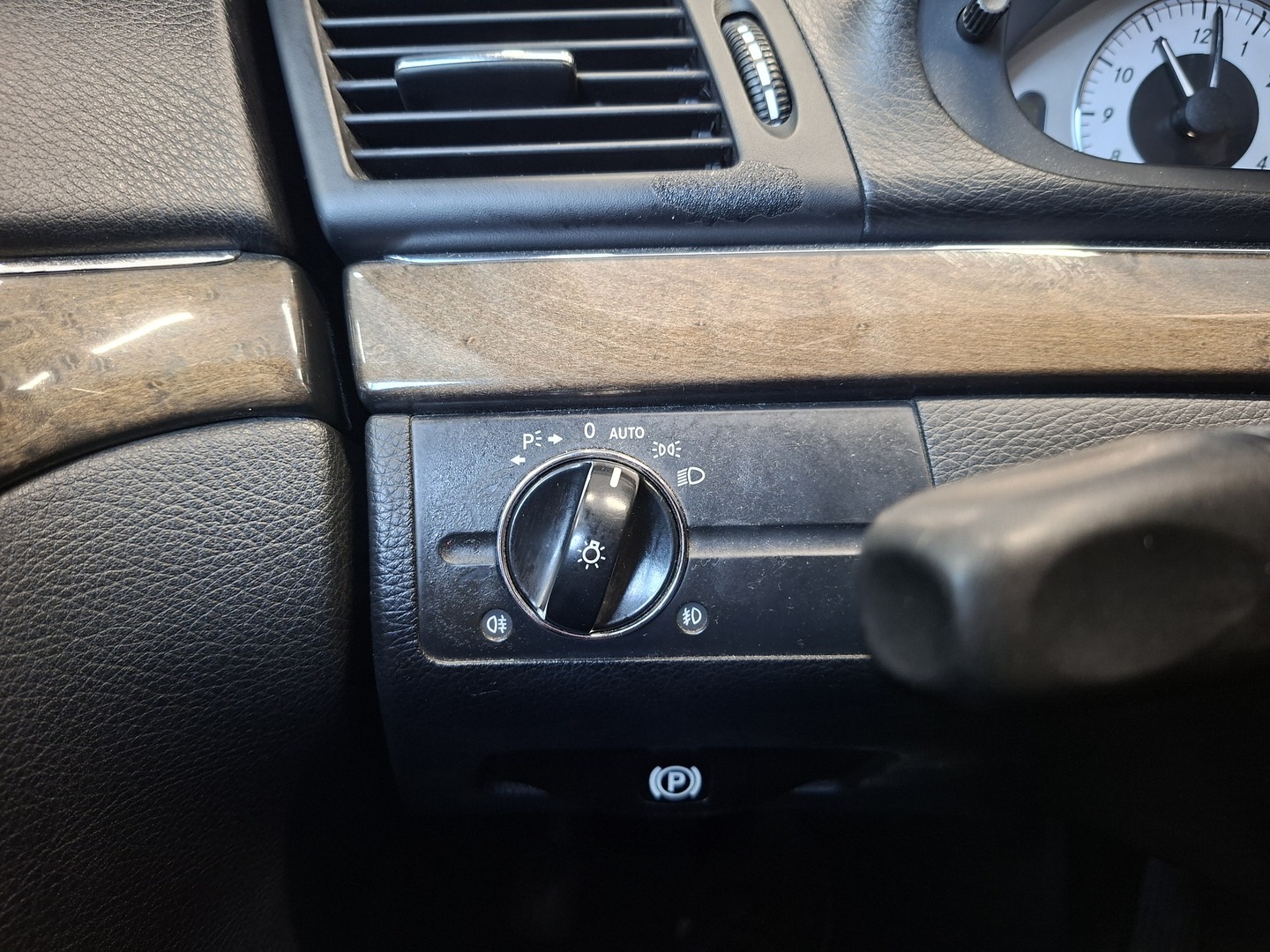MERCEDES-BENZ E 2008