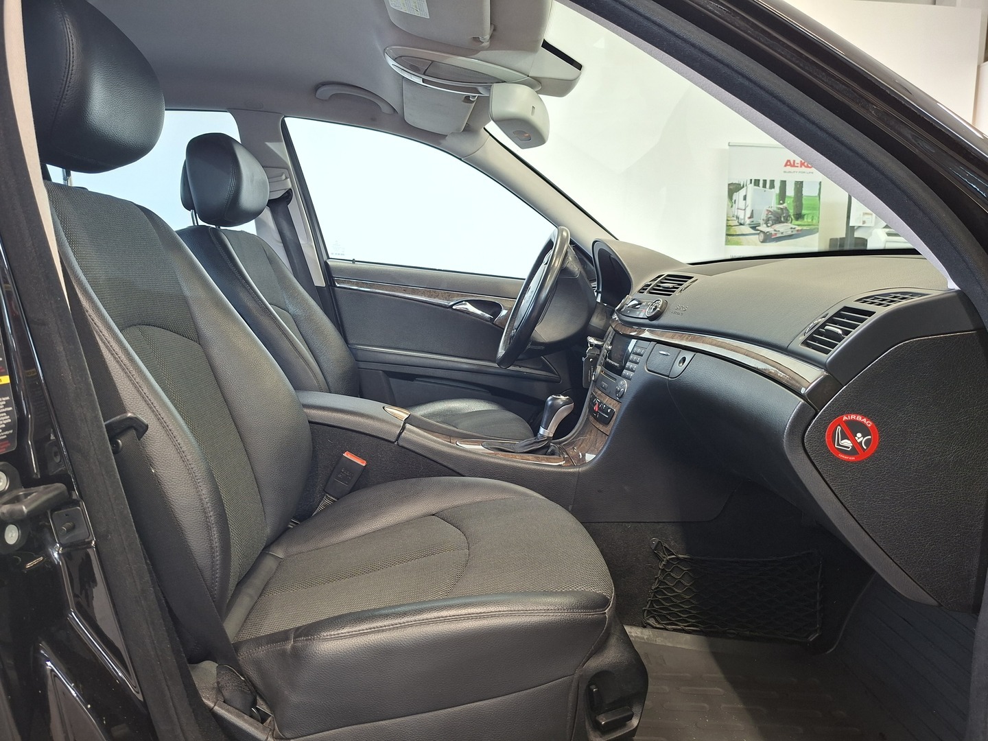 MERCEDES-BENZ E 2008