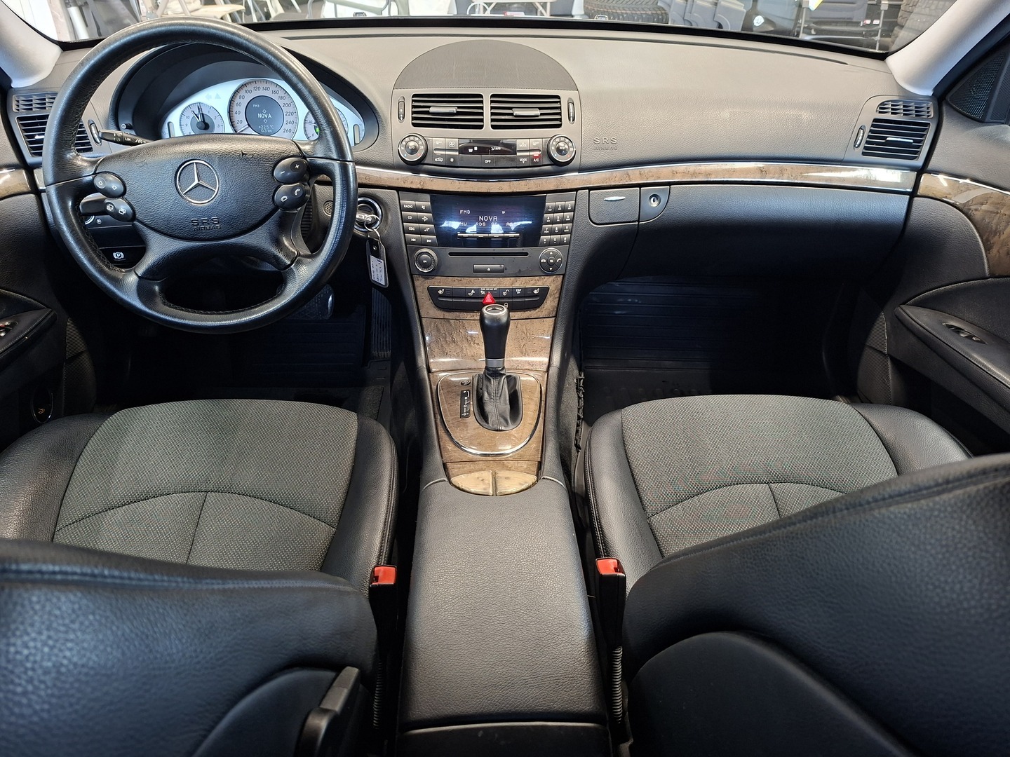 MERCEDES-BENZ E 2008