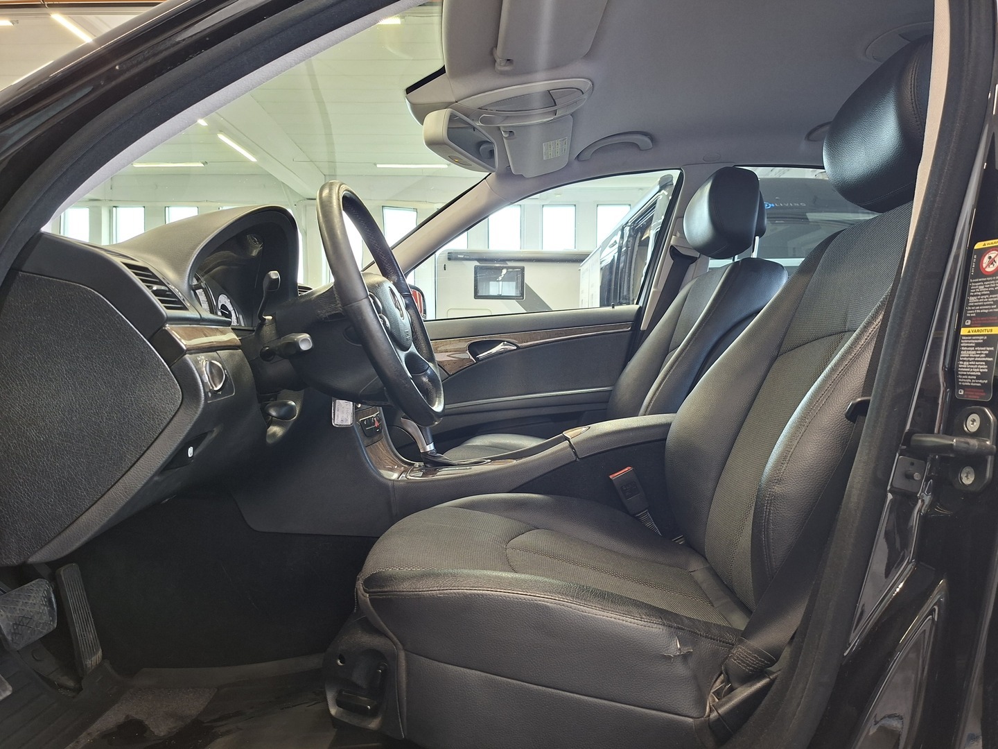 MERCEDES-BENZ E 2008