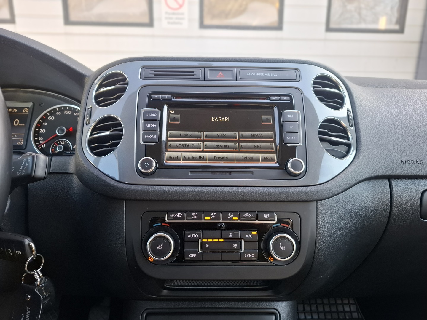 VOLKSWAGEN Tiguan 2014