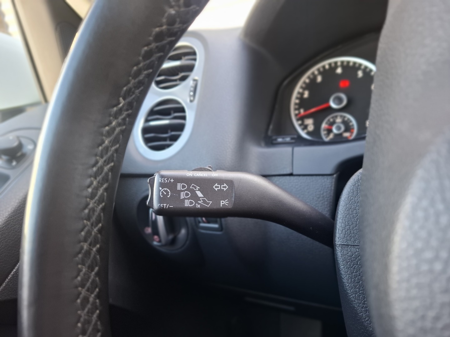 VOLKSWAGEN Tiguan 2014