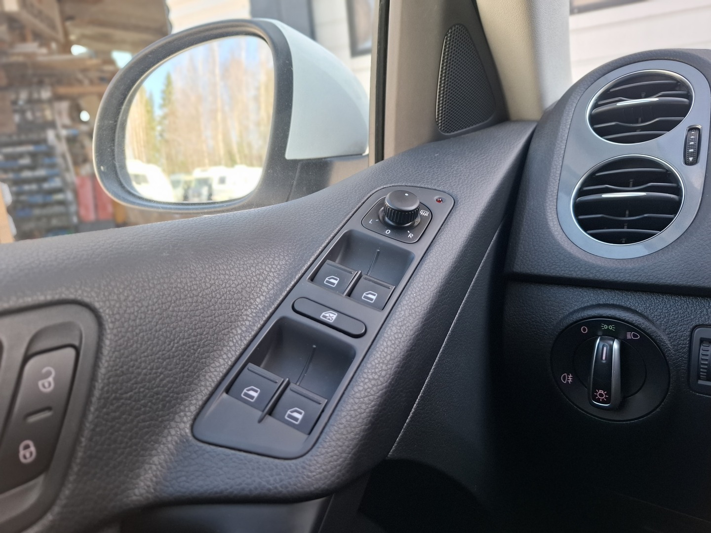 VOLKSWAGEN Tiguan 2014