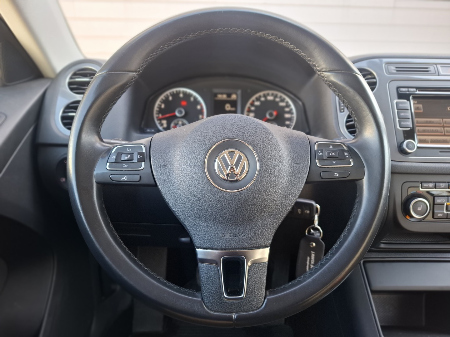 VOLKSWAGEN Tiguan 2014