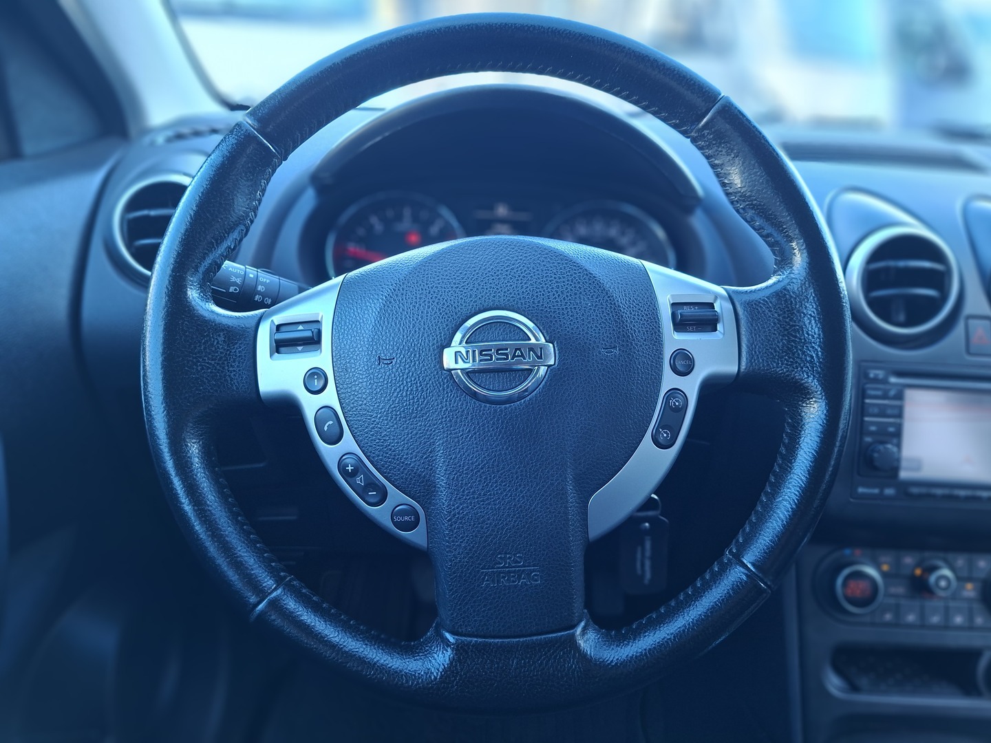 NISSAN Qashqai 2012