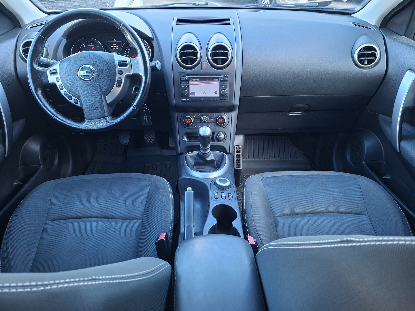 NISSAN Qashqai 2012