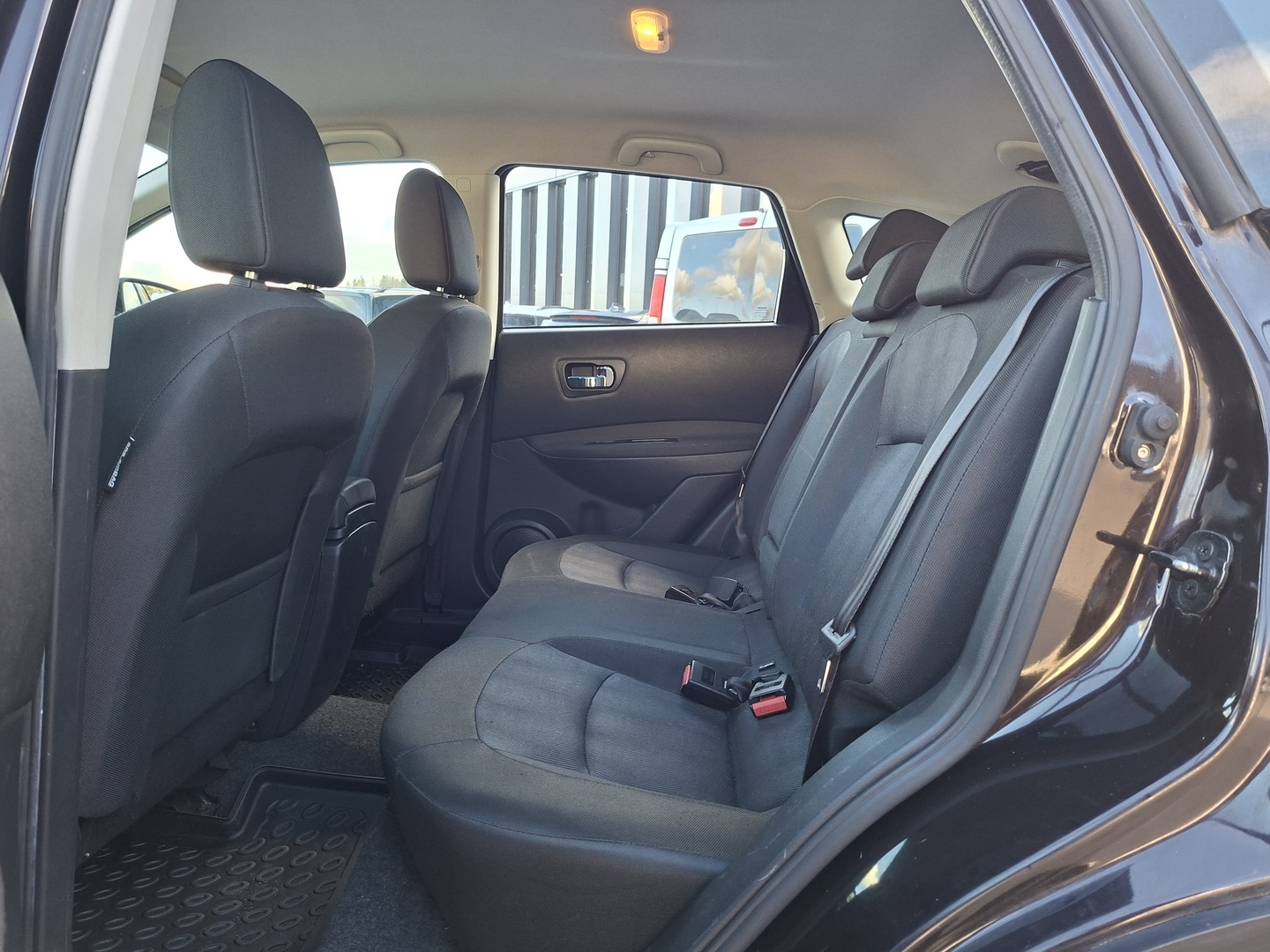 NISSAN Qashqai 2012