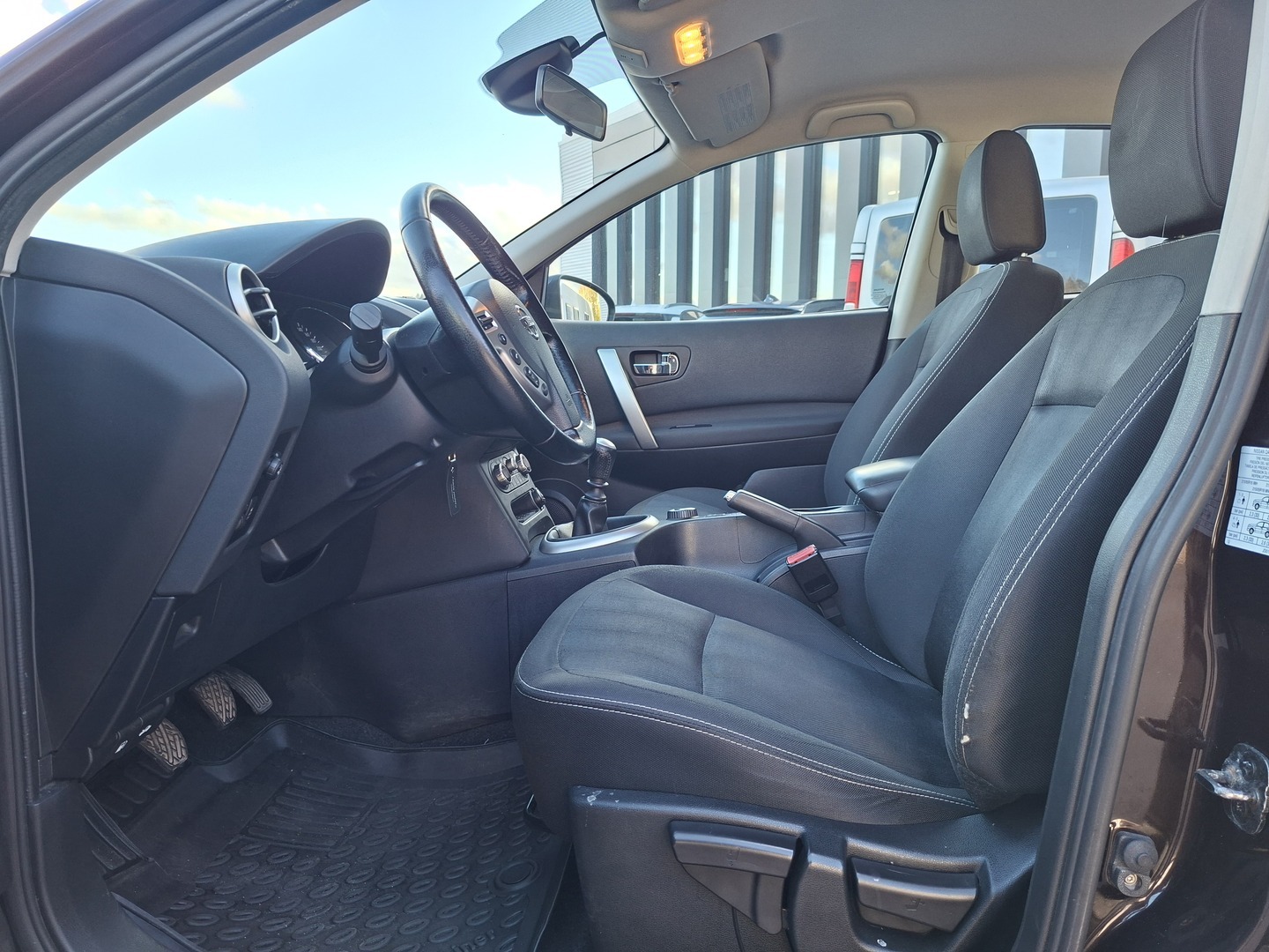NISSAN Qashqai 2012