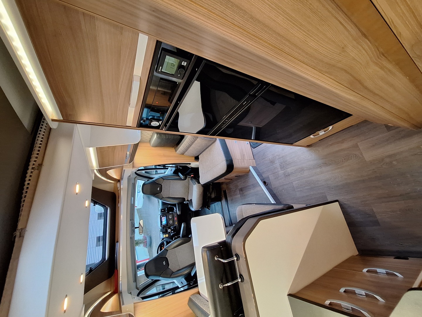 ADRIA Matrix Axess 670 SL 2020