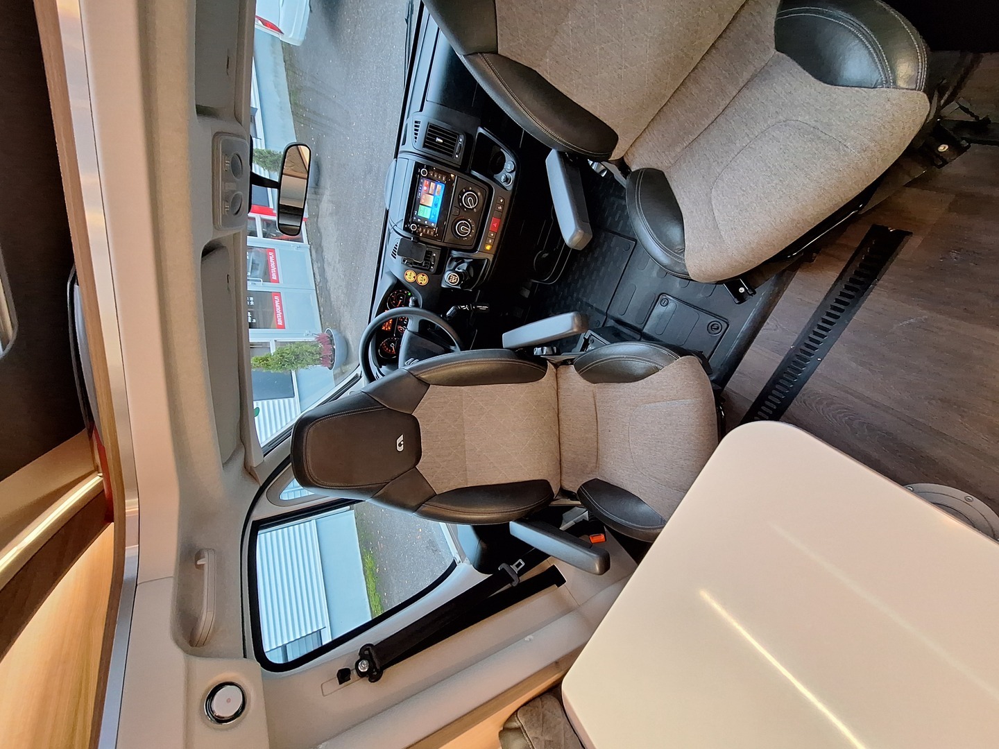 ADRIA Matrix Axess 670 SL 2020