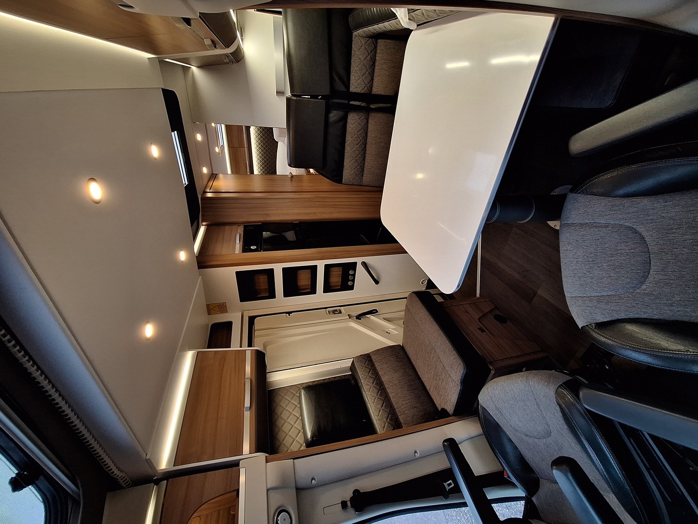 ADRIA Matrix Axess 670 SL 2020