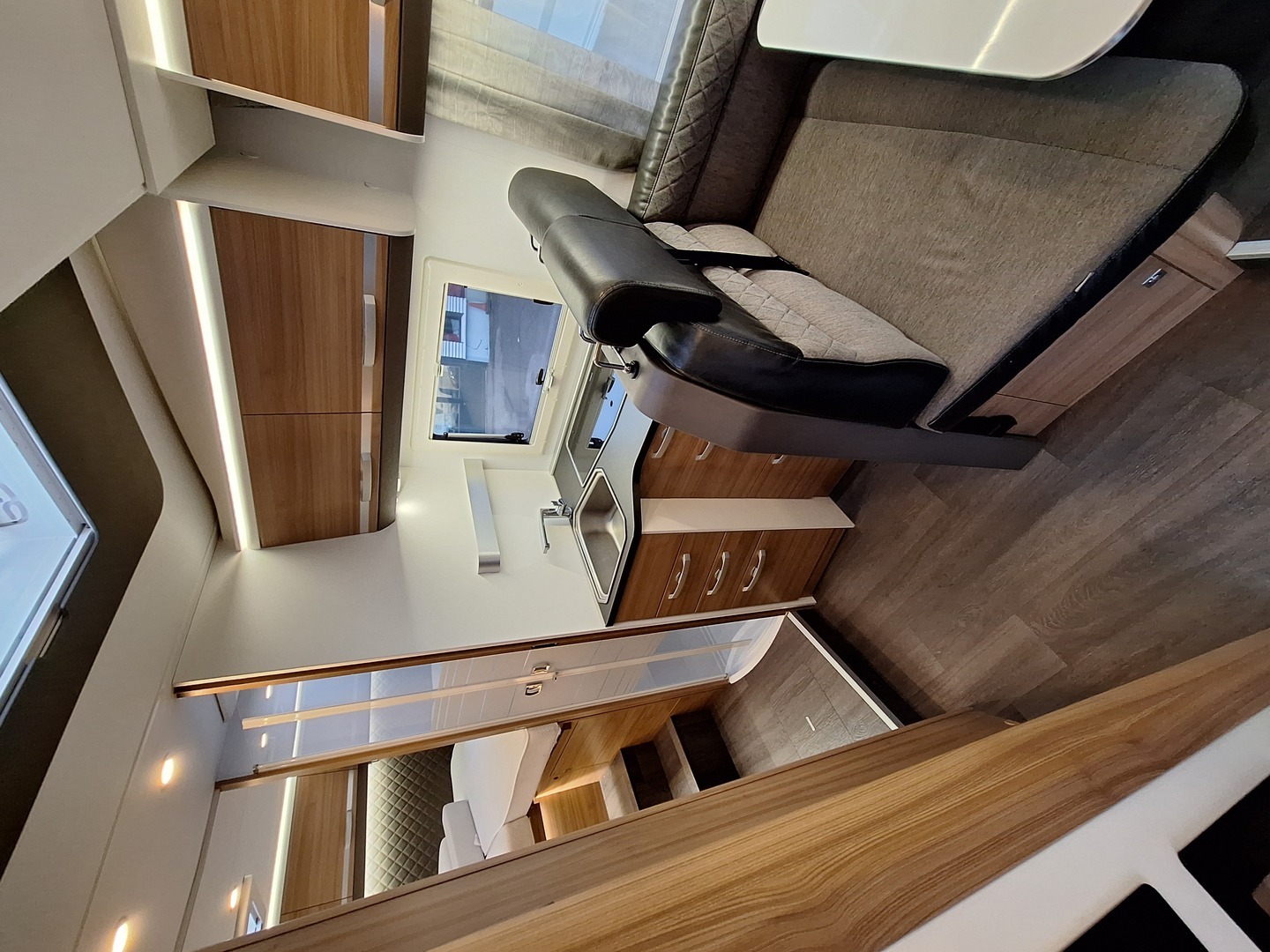 ADRIA Matrix Axess 670 SL 2020