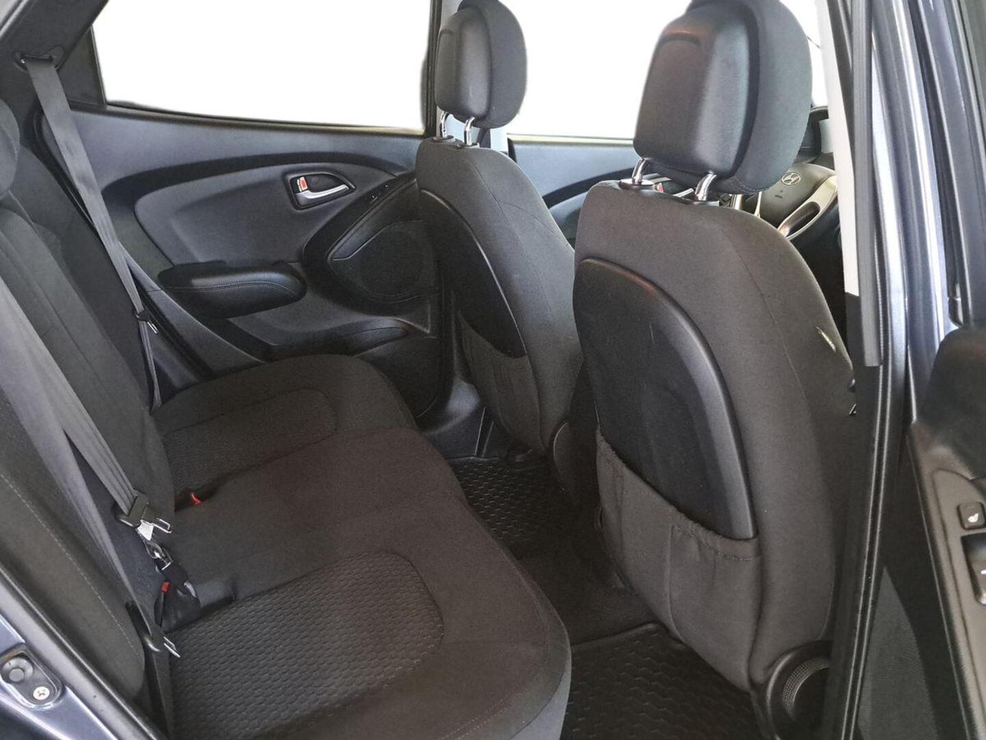 HYUNDAI ix35 10