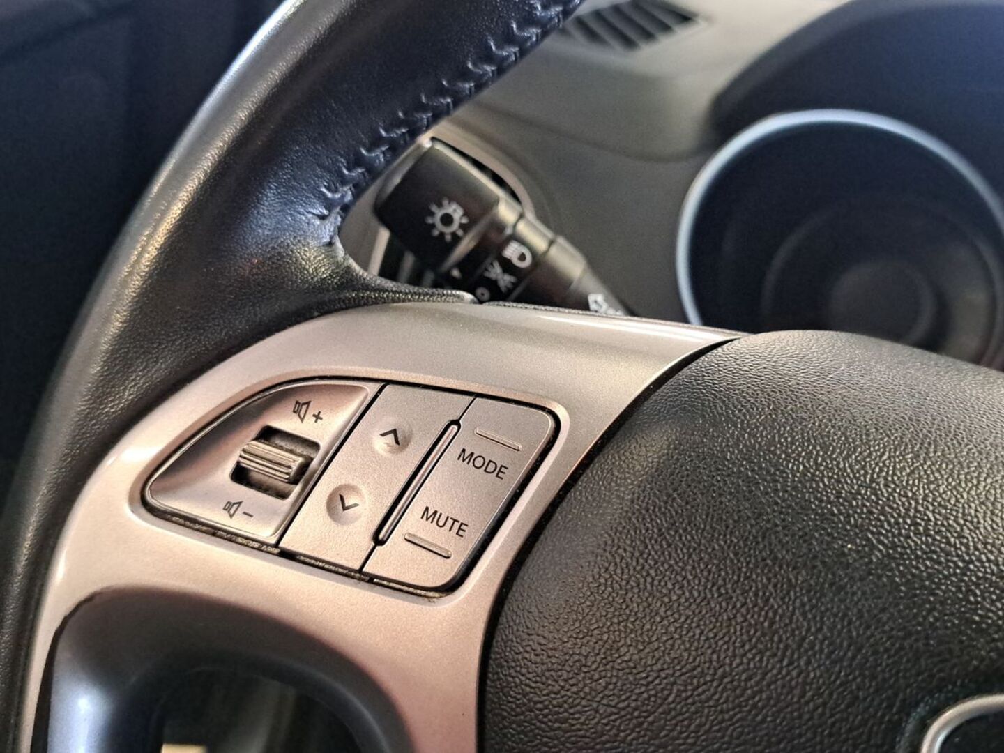 HYUNDAI ix35 23