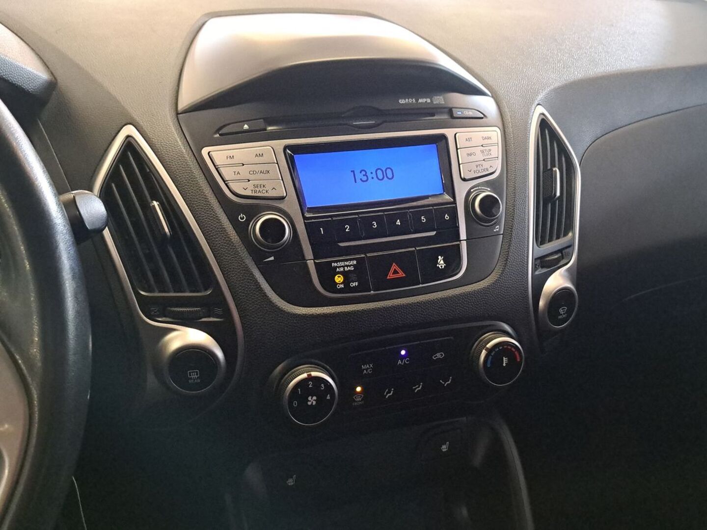 HYUNDAI ix35 26