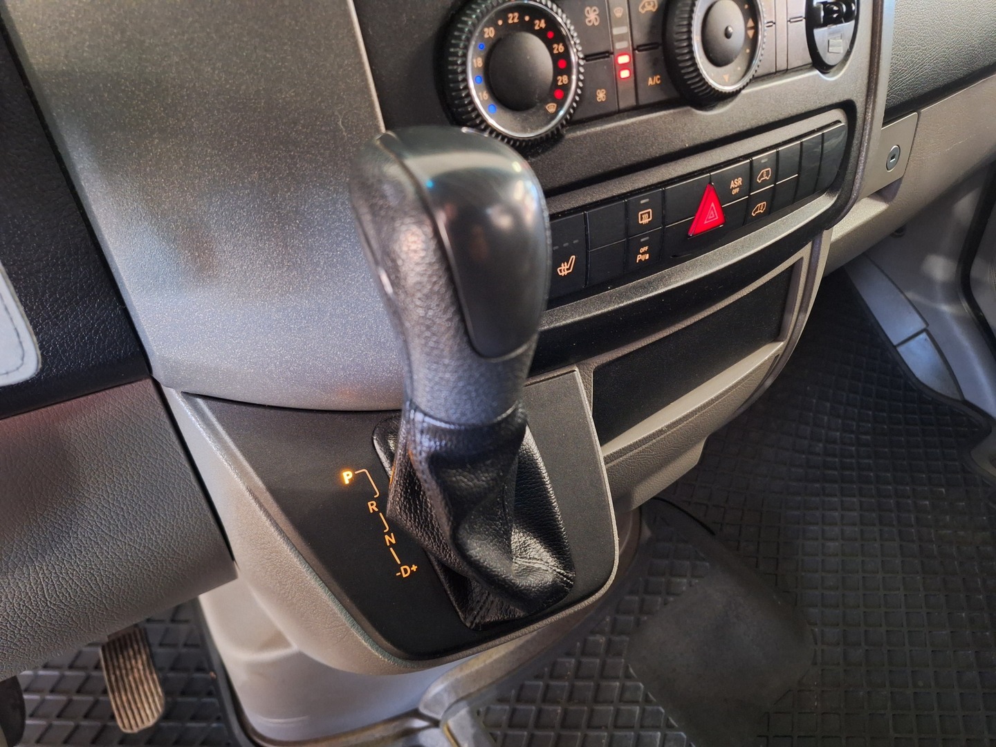 MERCEDES-BENZ Sprinter 2012