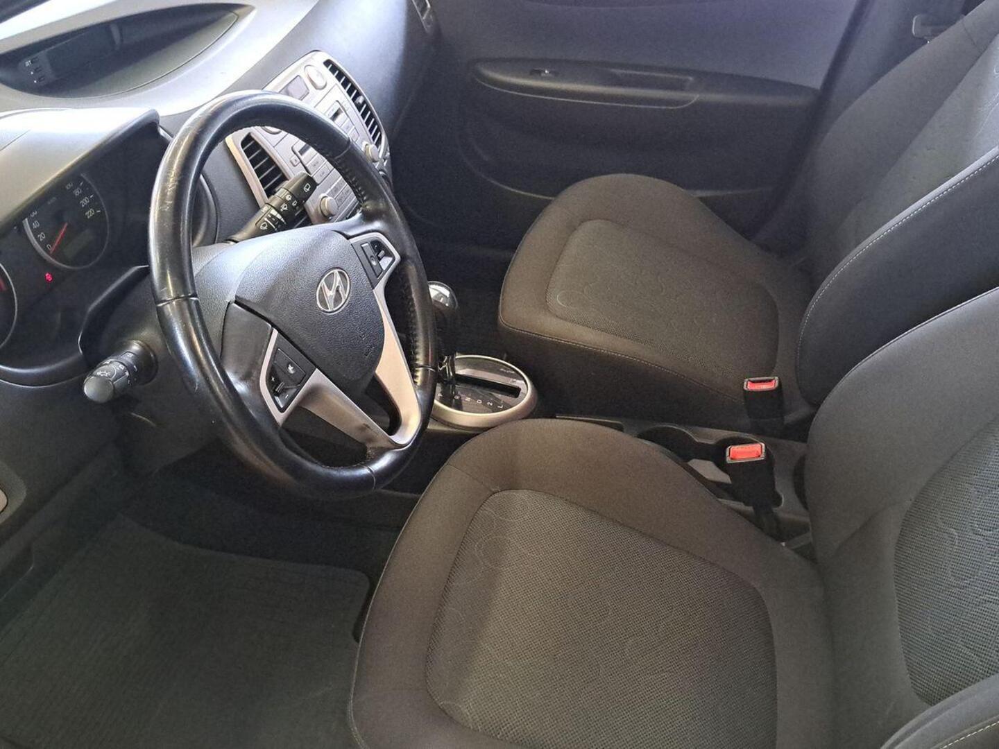 HYUNDAI i20 2009