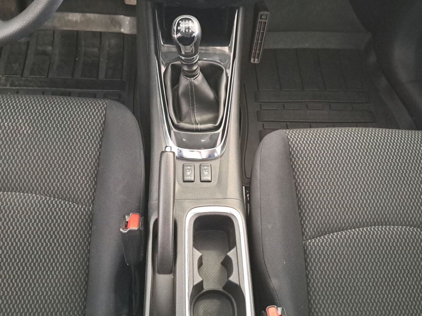 NISSAN Pulsar 2015