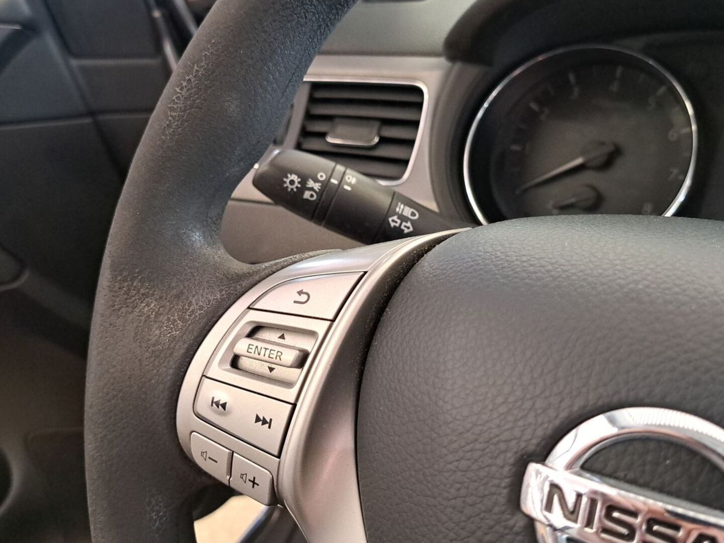NISSAN Pulsar 2015