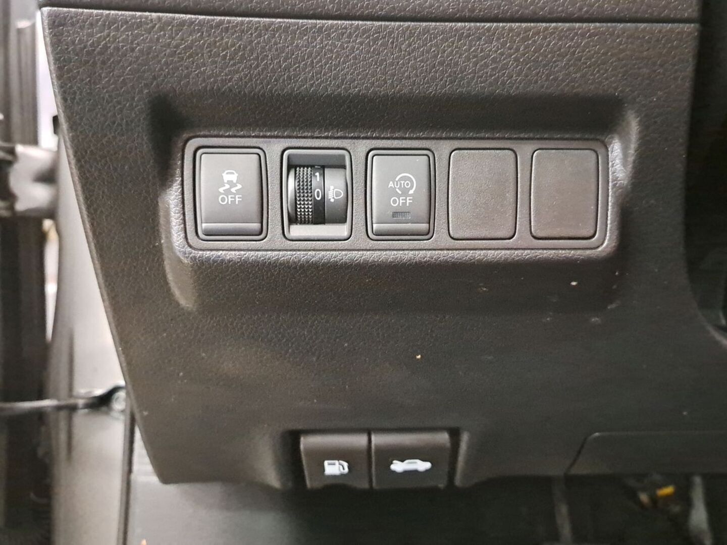 NISSAN Pulsar 2015