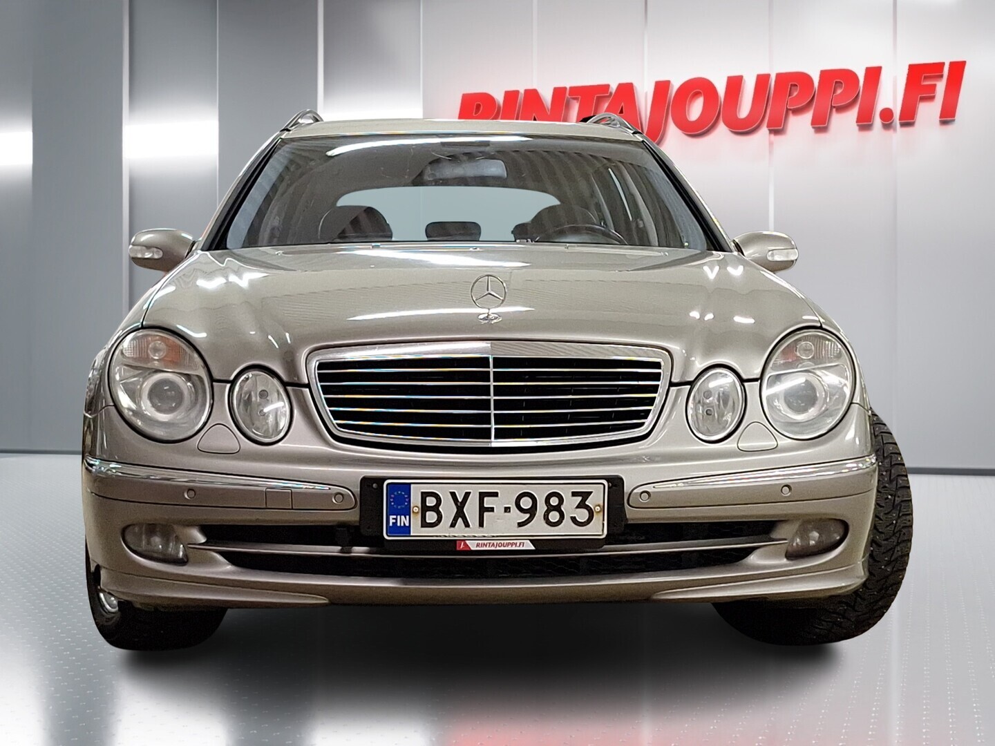 MERCEDES-BENZ E 2004