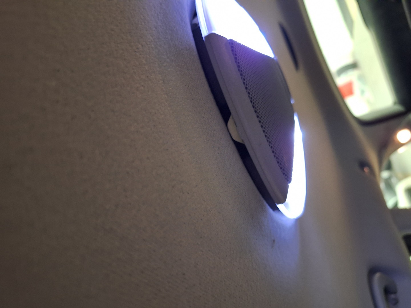 MERCEDES-BENZ E 2004