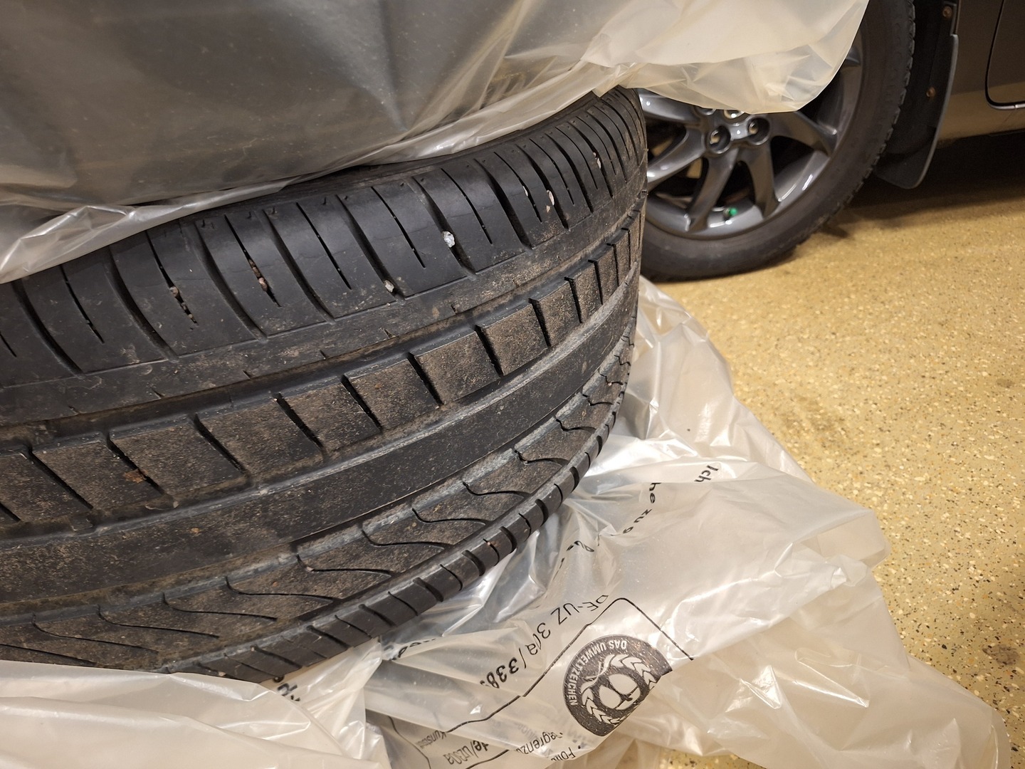 MERCEDES-BENZ E 2004