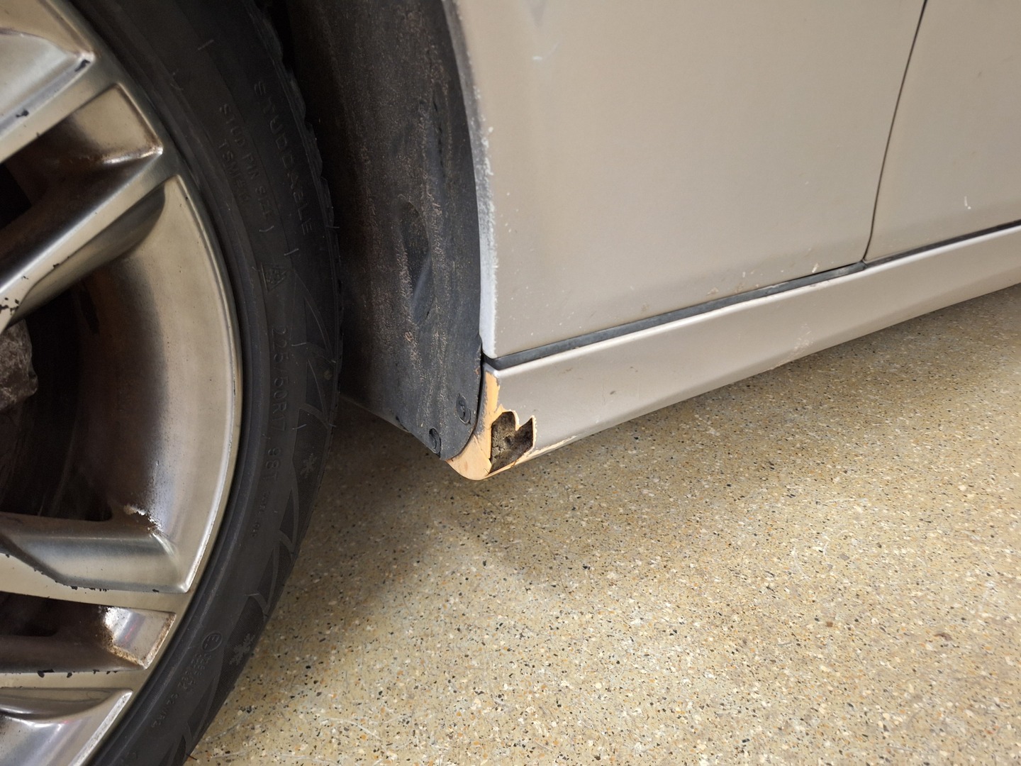 MERCEDES-BENZ E 2004