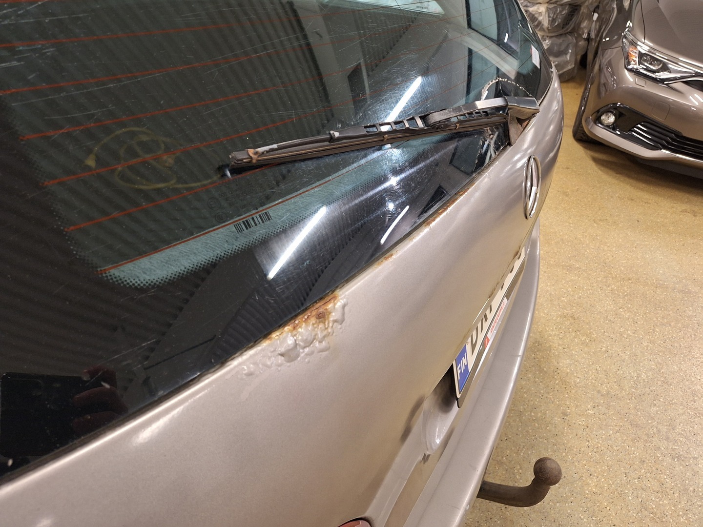 MERCEDES-BENZ E 2004