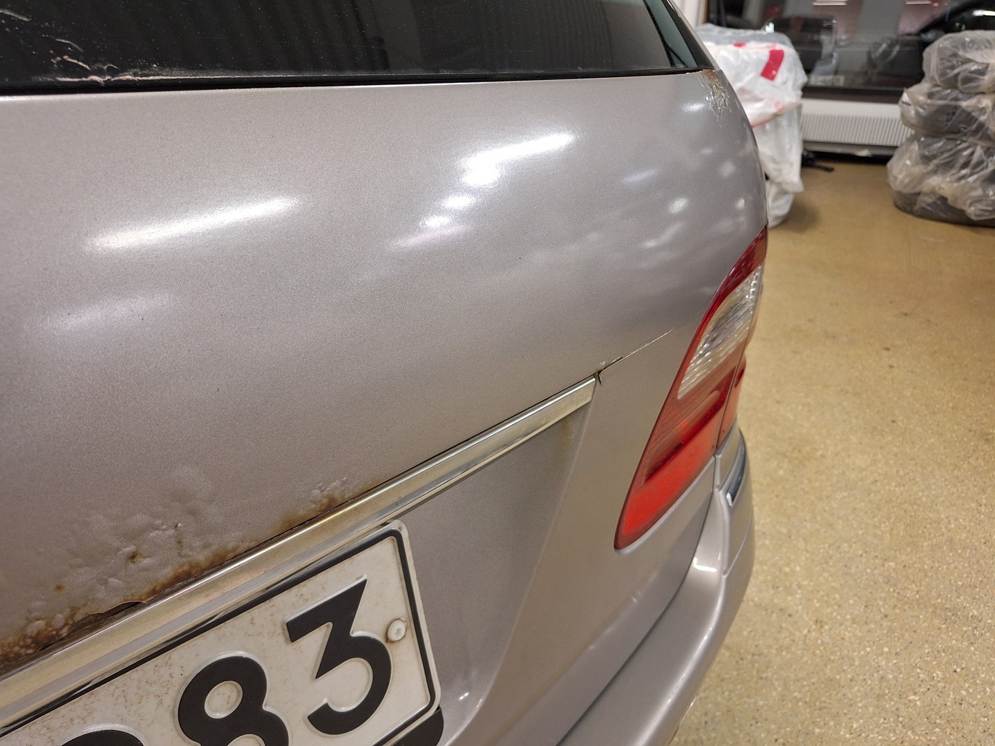 MERCEDES-BENZ E 2004