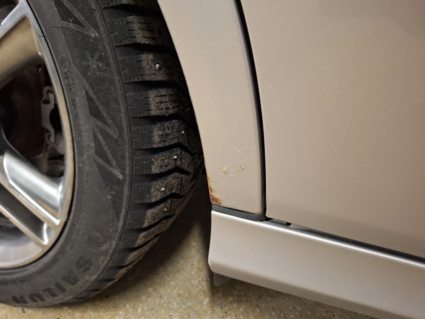 MERCEDES-BENZ E 2004