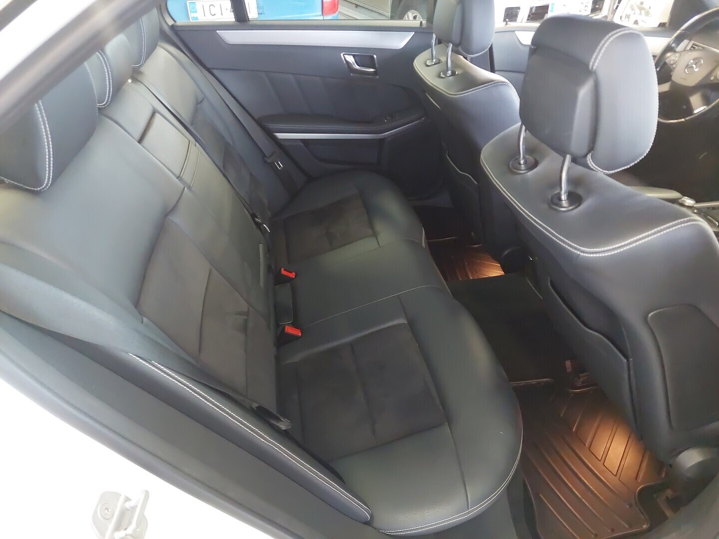 MERCEDES-BENZ E 2009