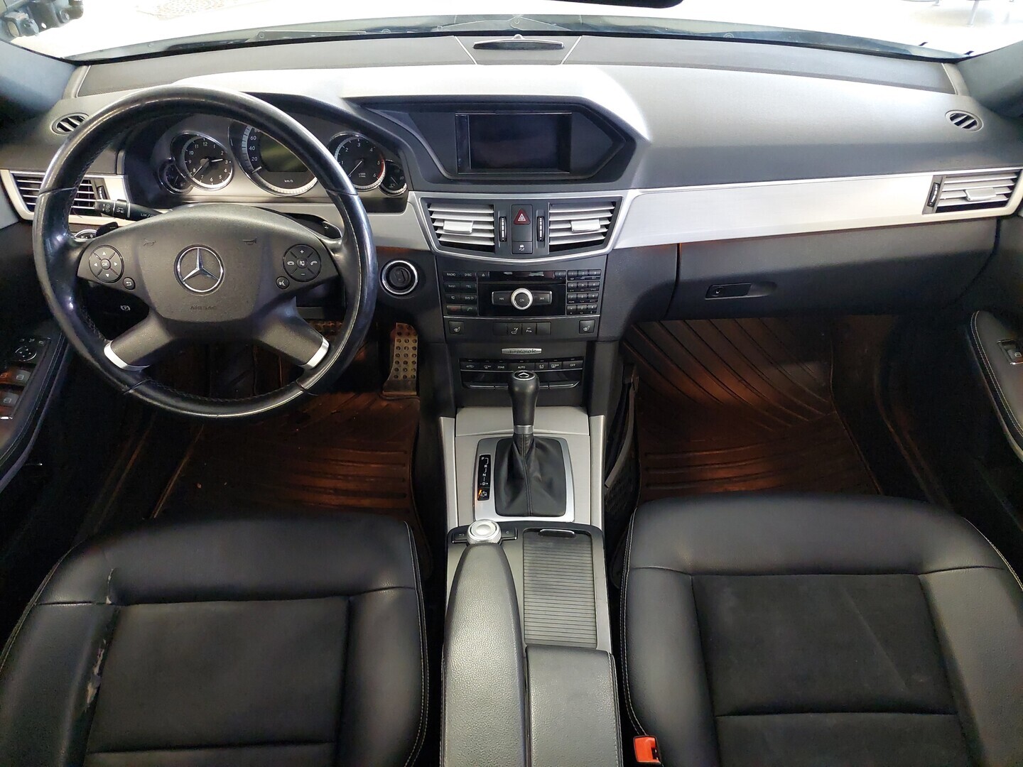 MERCEDES-BENZ E 2009