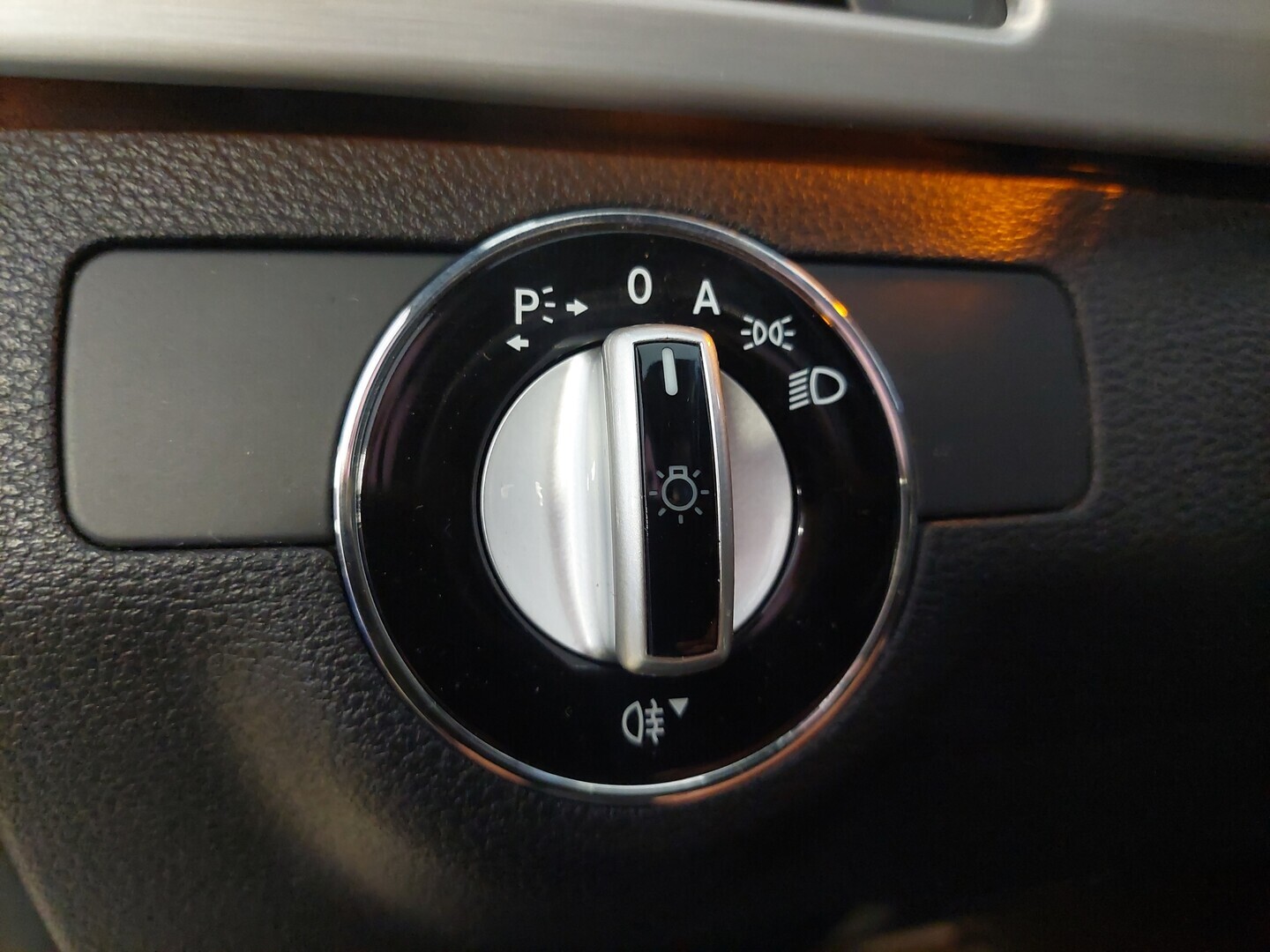 MERCEDES-BENZ E 2009