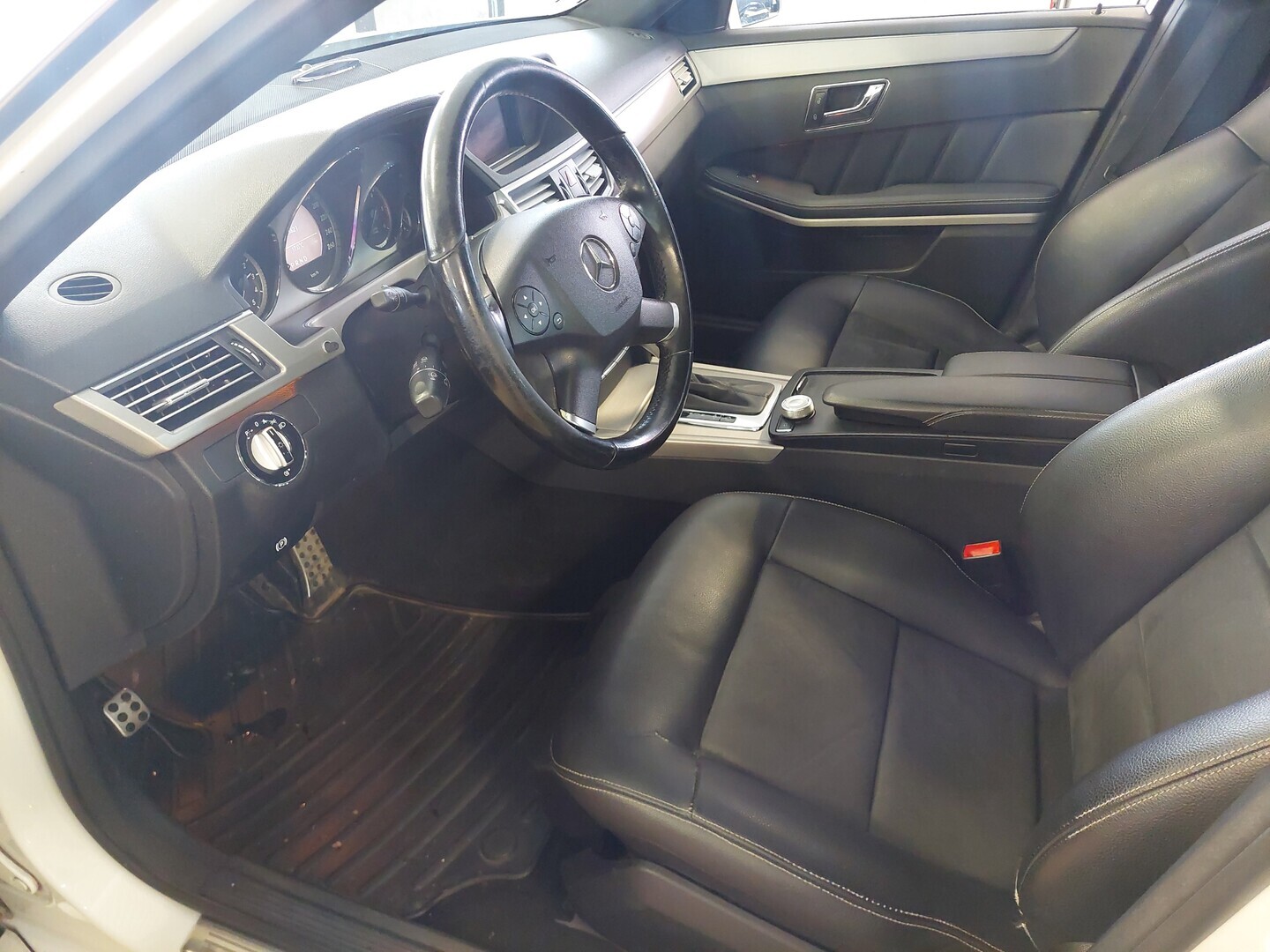 MERCEDES-BENZ E 2009