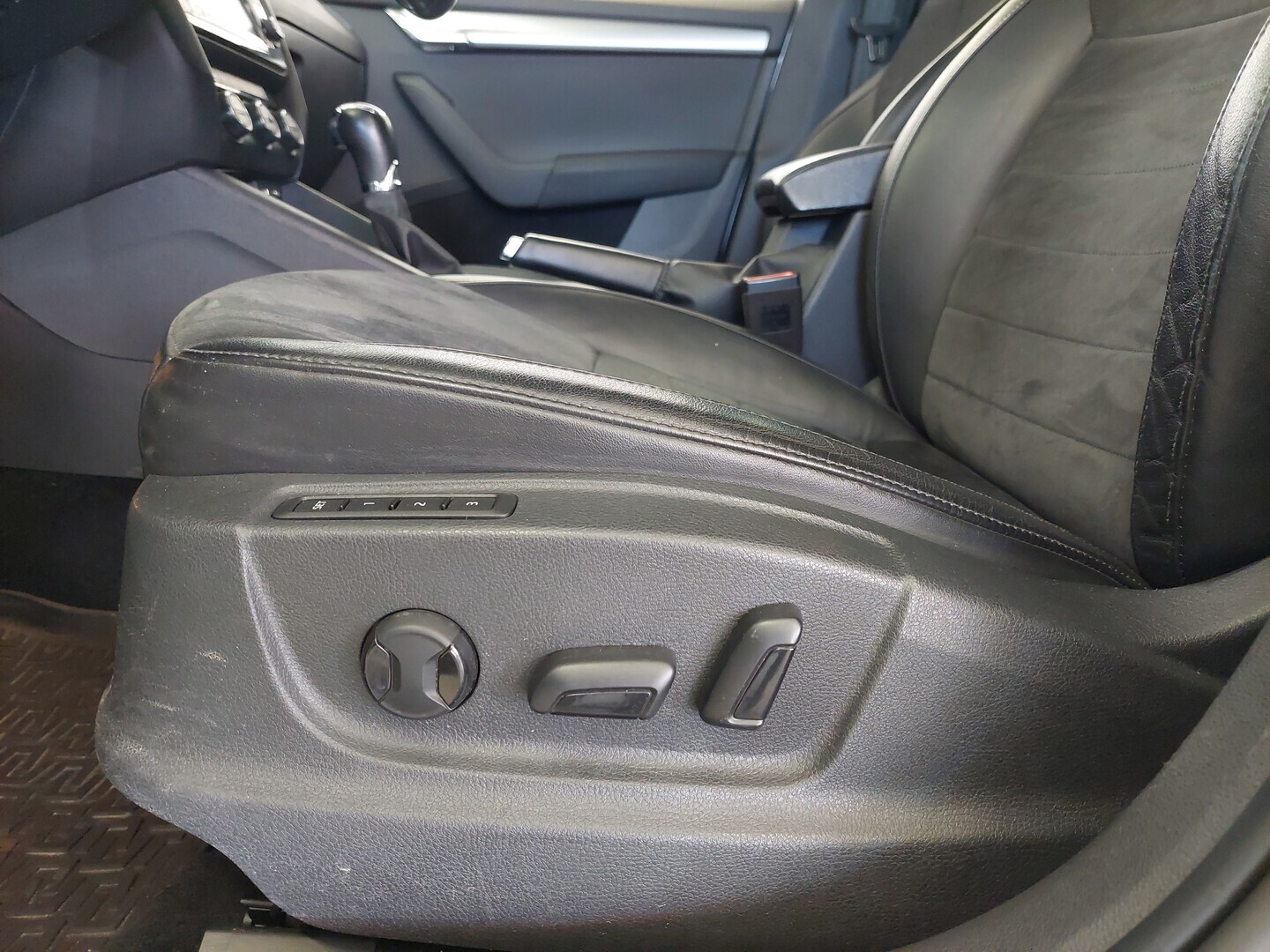 SKODA Octavia 2014