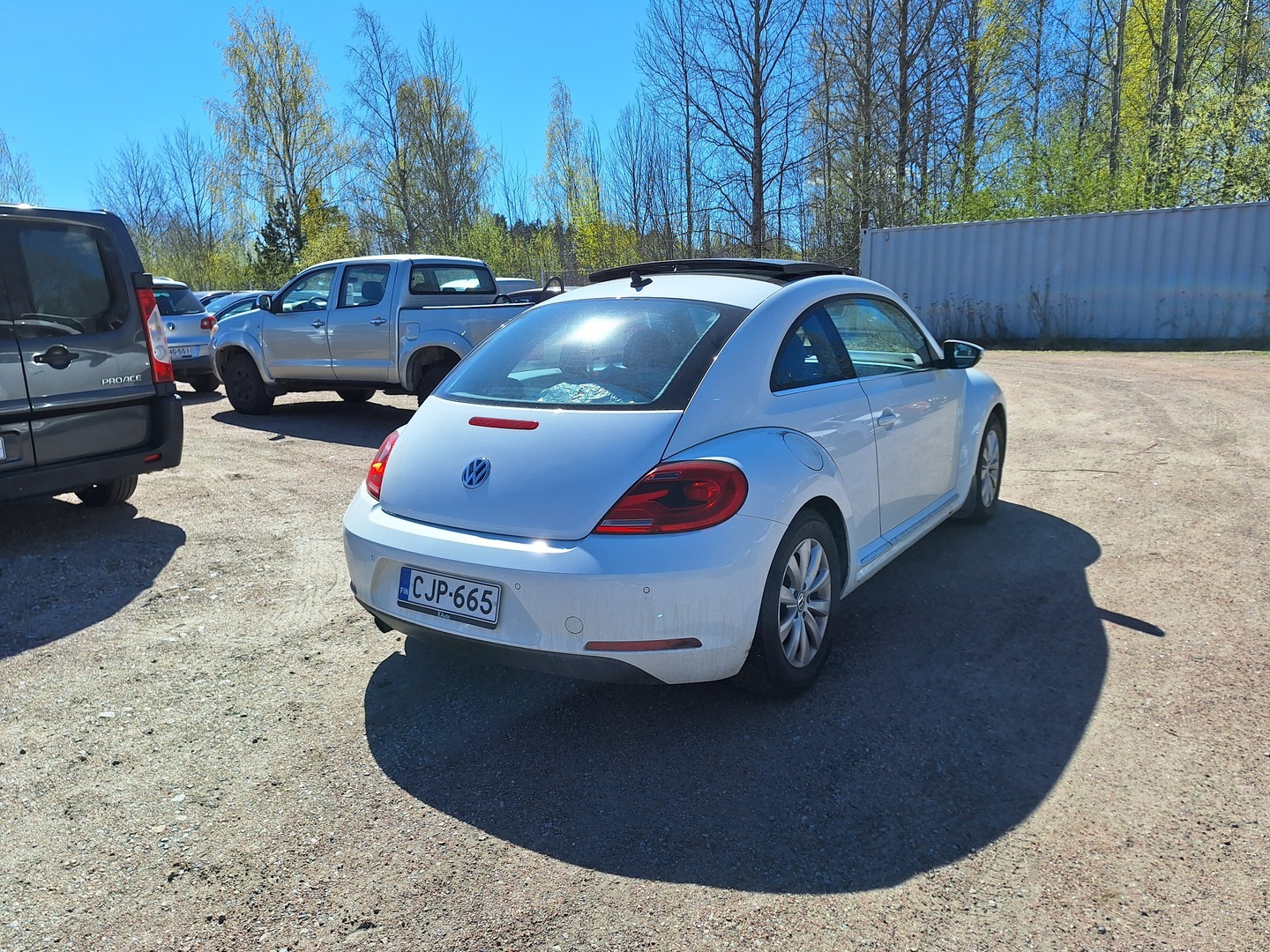VOLKSWAGEN Beetle 2015