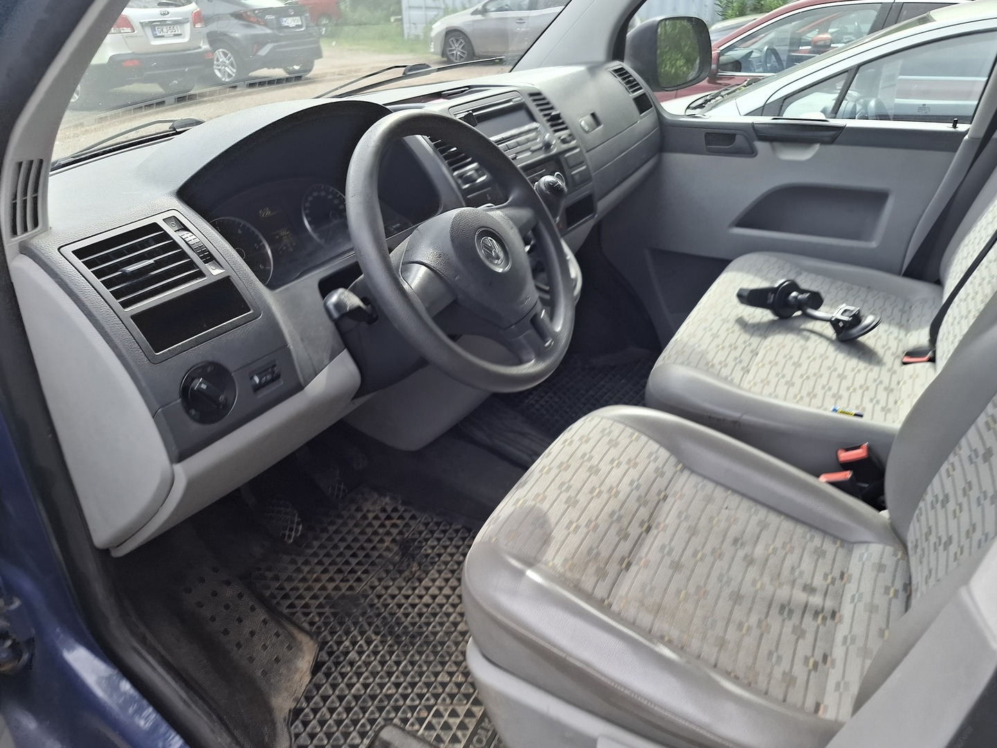 VOLKSWAGEN Transporter 2011
