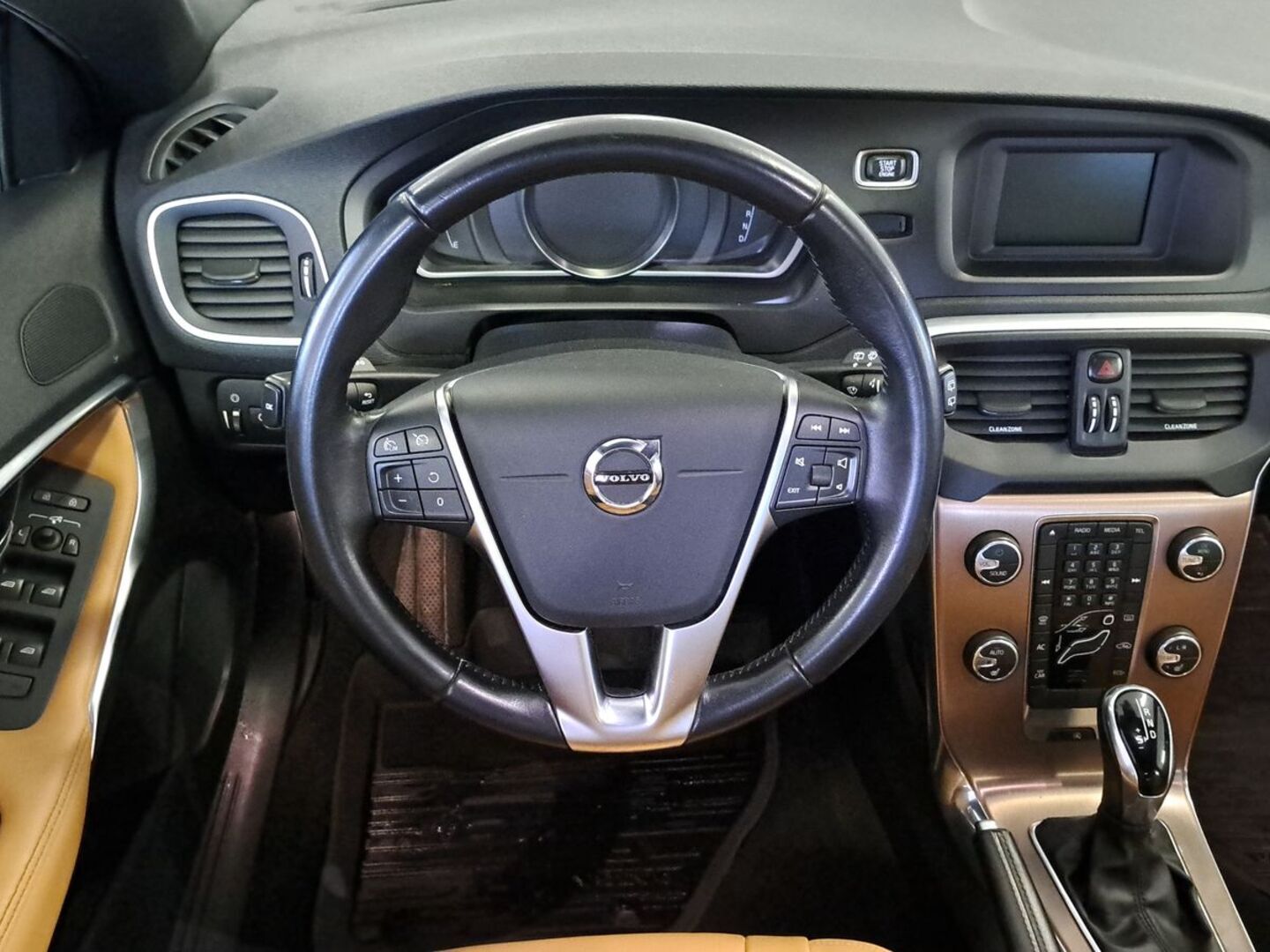 VOLVO V40 Cross Country 2017