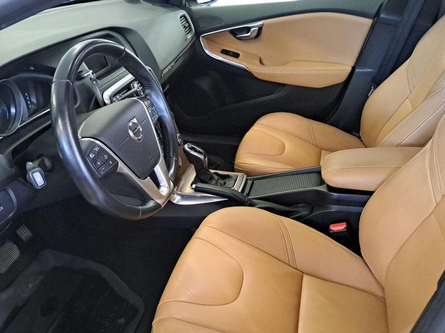 VOLVO V40 Cross Country 2017