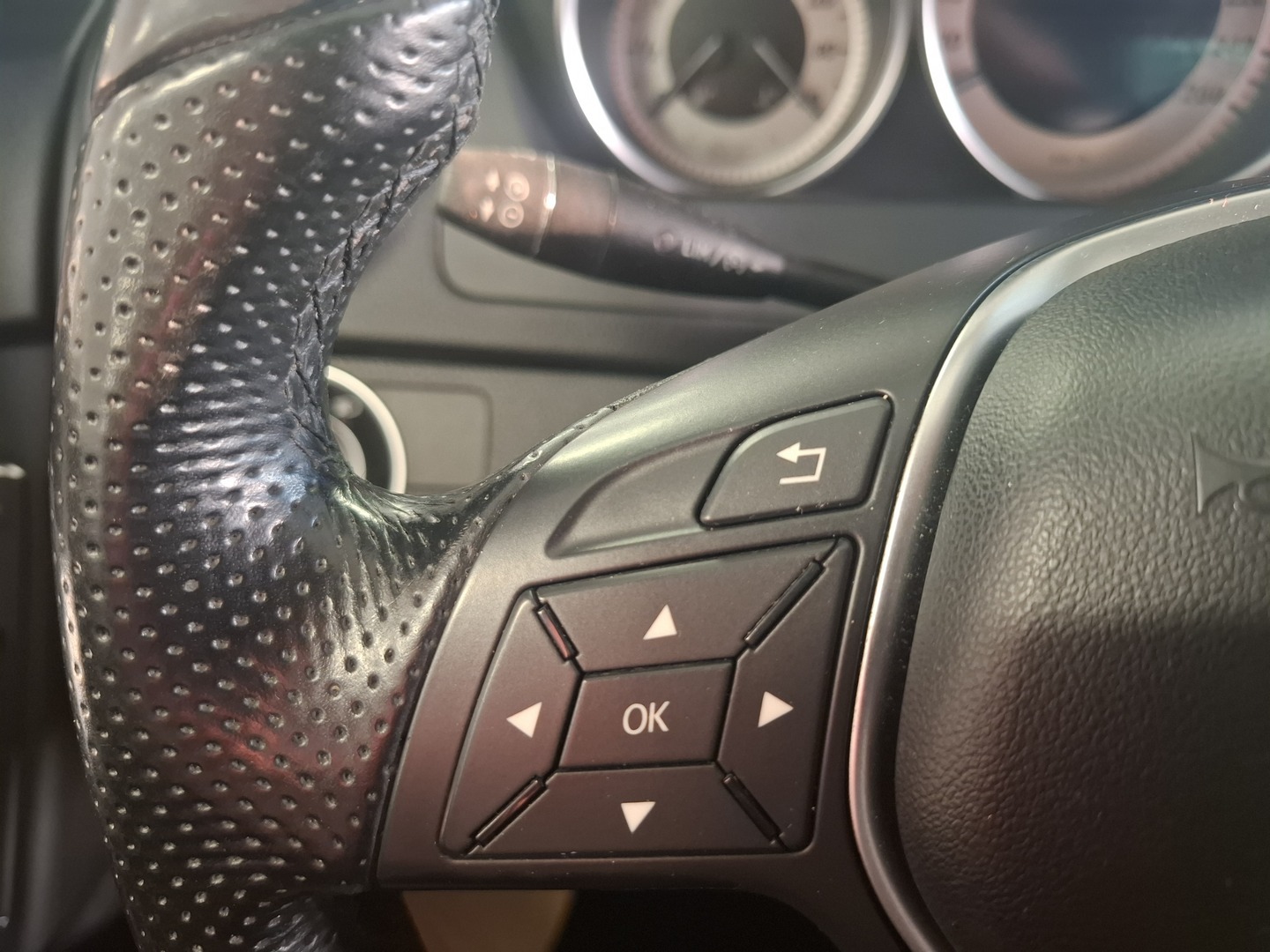 MERCEDES-BENZ C 2012