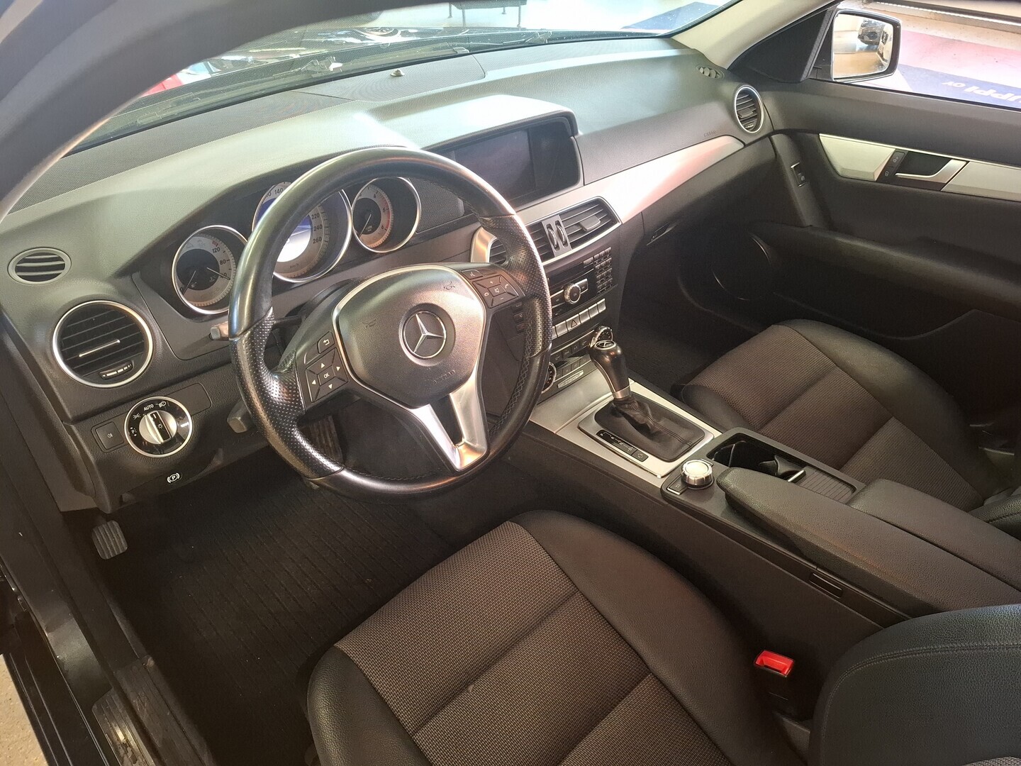 MERCEDES-BENZ C 2012