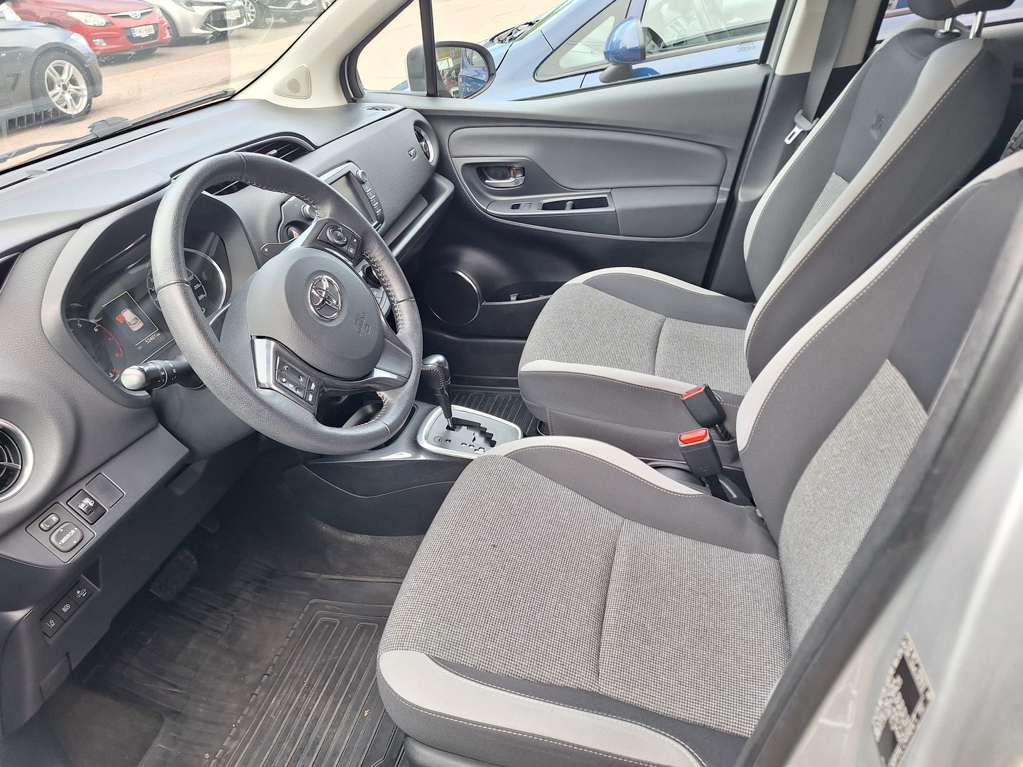 TOYOTA Yaris 2020