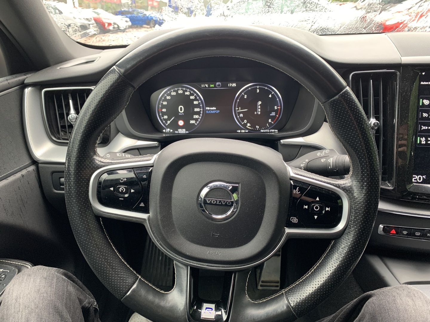 VOLVO XC60 2018