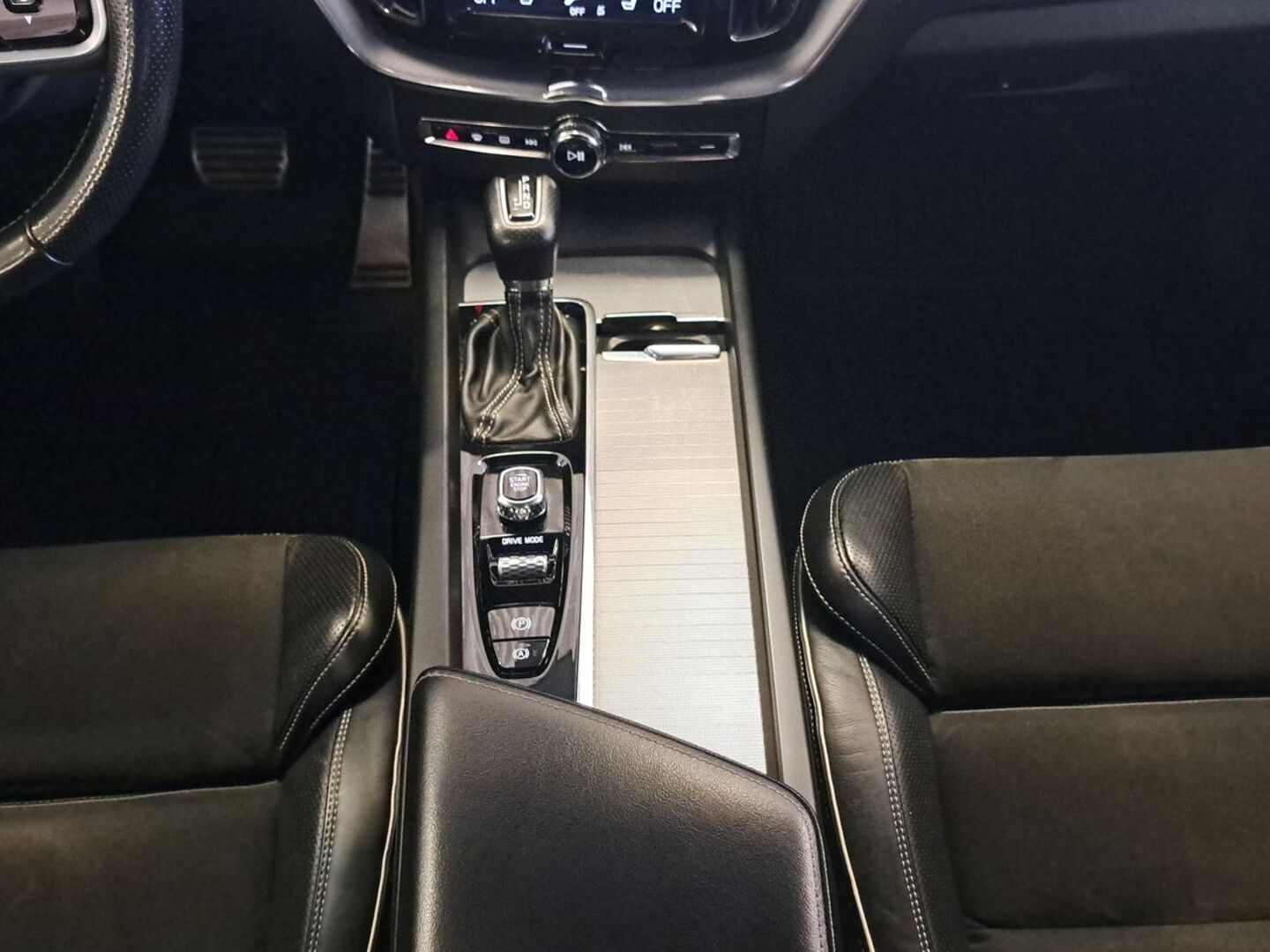 VOLVO XC60 18