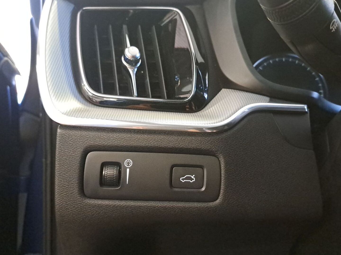 VOLVO XC60 24