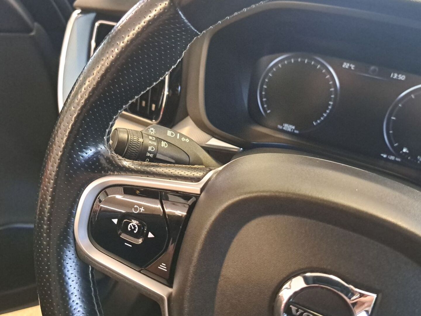 VOLVO XC60 25