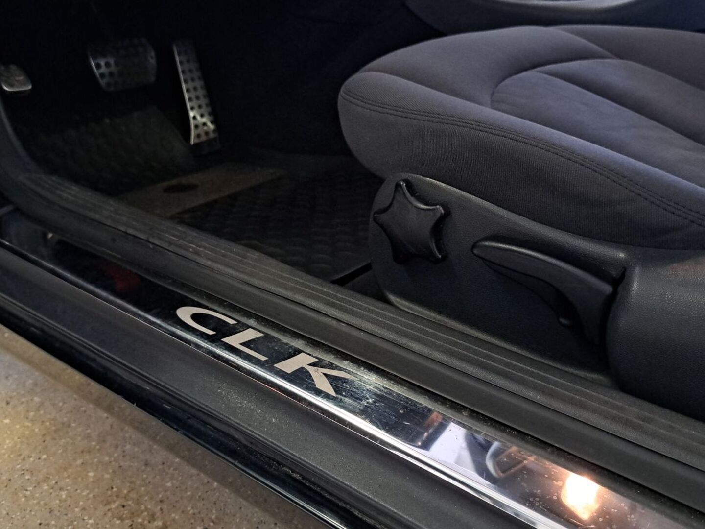 MERCEDES-BENZ CLK 2005