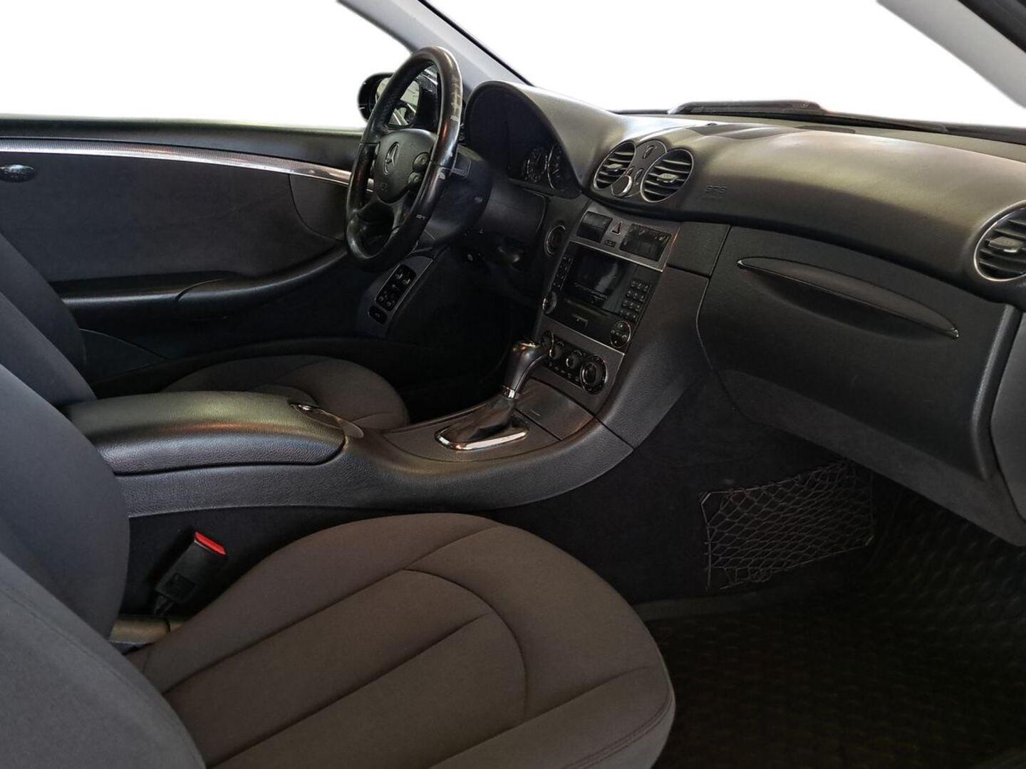 MERCEDES-BENZ CLK 2005