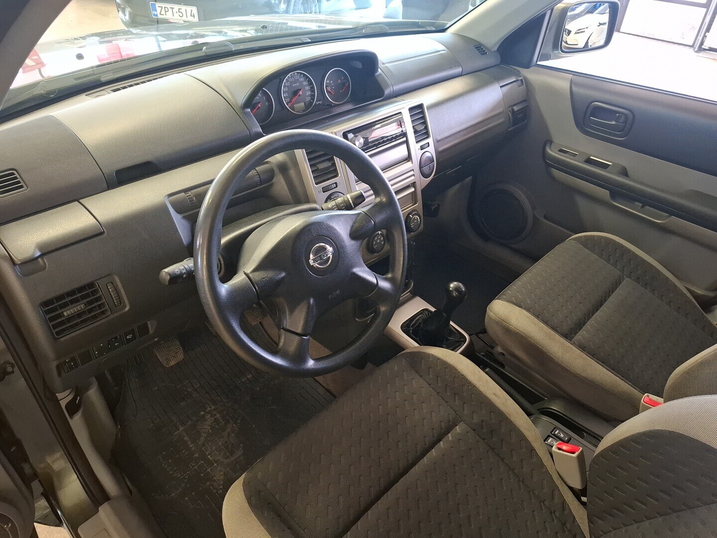 NISSAN X-TRAIL 2004